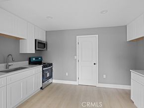 943 N Washington Place, Long Beach CA 90813
