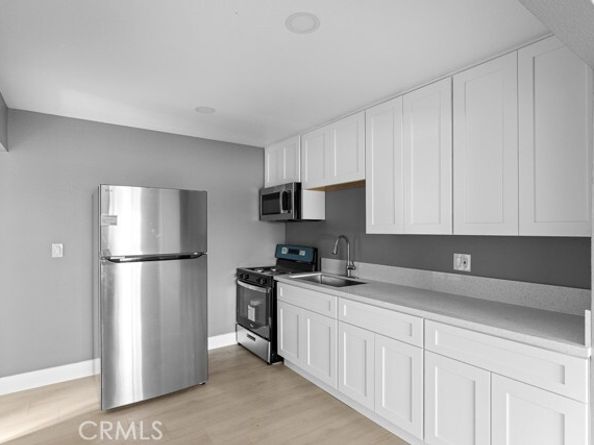 943 N Washington Place, Long Beach CA 90813