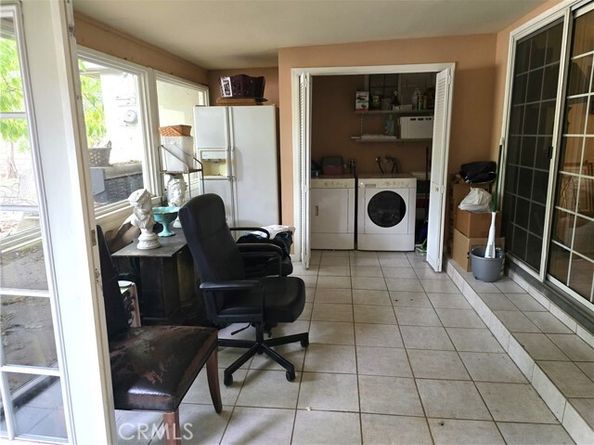 9854 Canby Avenue, Northridge (los Angeles) CA 91325