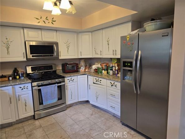 9854 Canby Avenue, Northridge (los Angeles) CA 91325