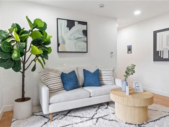 5166 Marmol Drive, Woodland Hills (los Angeles) CA 91364