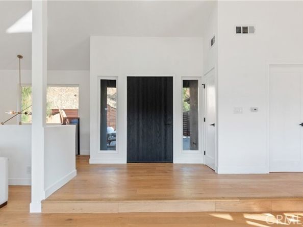 5166 Marmol Drive, Woodland Hills (los Angeles) CA 91364