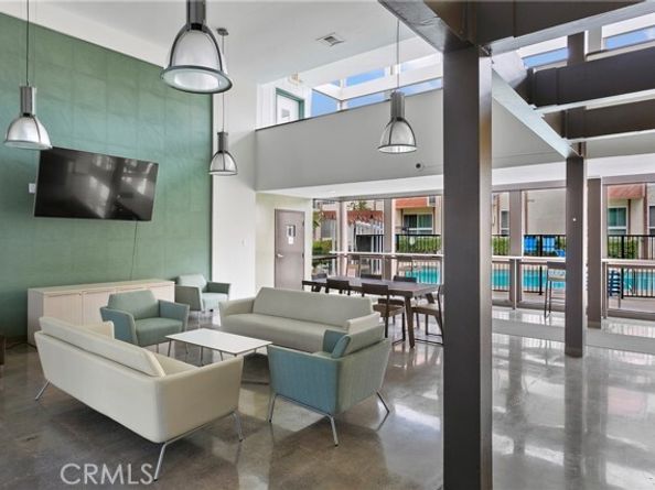 5585 E Pacific Coast Highway 232, Long Beach CA 90804
