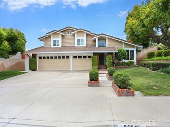 5685 Avenida Florencia