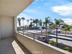 1187 East 3rd Street 305, Long Beach CA 90802