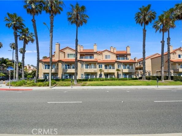 2000 Pacific Coast HWY APT 308, Huntington Beach CA 92648