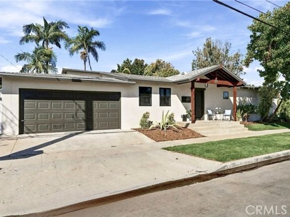 2001 Carfax, Long Beach CA 90815