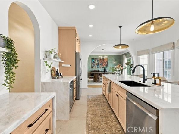 900 S Curson, Los Angeles CA 90036