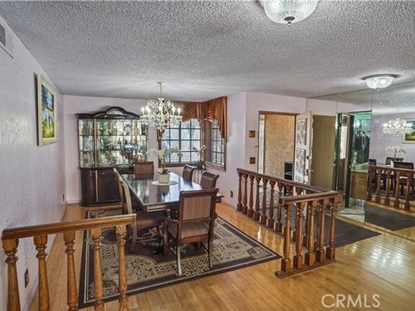 17149 Gledhill Street, Northridge (los Angeles) CA 91325