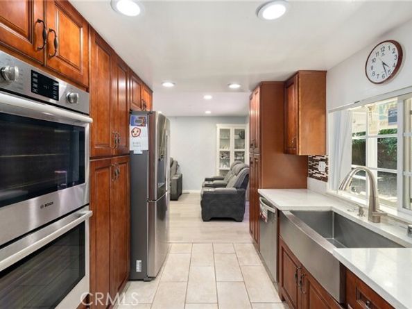 8303 Topeka Drive, Northridge (los Angeles) CA 91324