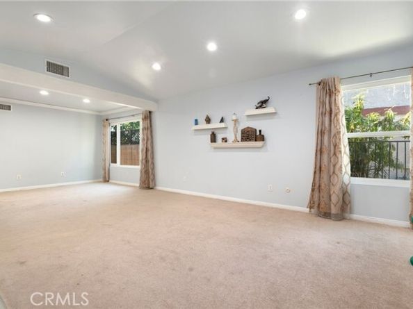 8303 Topeka Drive, Northridge (los Angeles) CA 91324