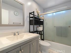8303 Topeka Drive, Northridge (los Angeles) CA 91324