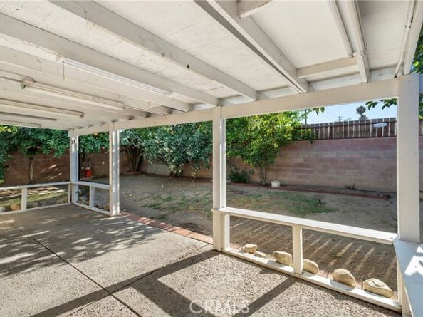 8303 Topeka Drive, Northridge (los Angeles) CA 91324