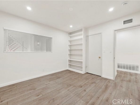9054 Darby Avenue, Northridge (los Angeles) CA 91325