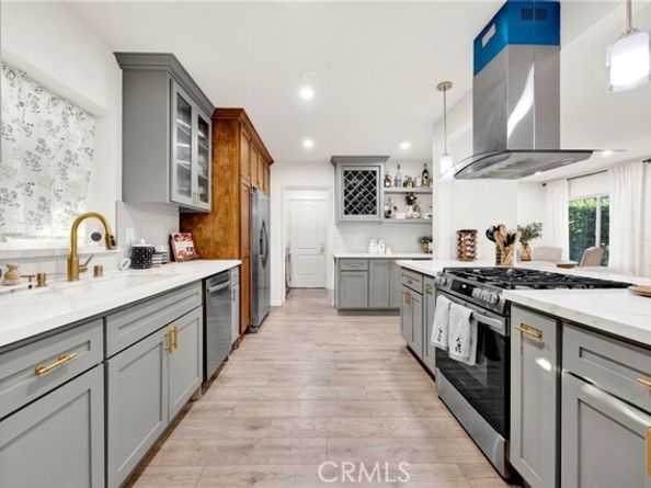 9054 Darby Avenue, Northridge (los Angeles) CA 91325