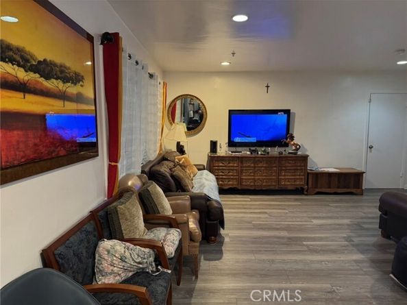 10204 Gerald Avenue, North Hills (los Angeles) CA 91343