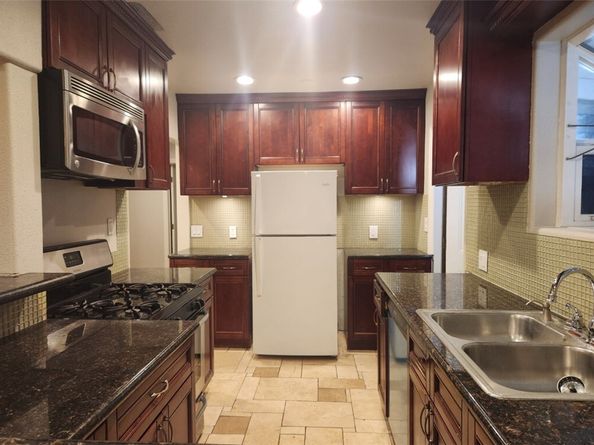 21057 Runnymede Street, Canoga Park (los Angeles) CA 91303