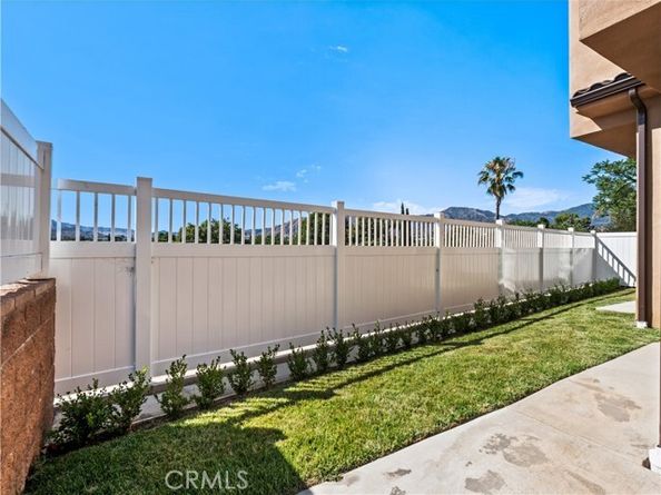 12511 Haleh Lane, Sylmar (los Angeles) CA 91342