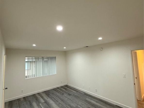 13059 Hubbard Street 6, Sylmar (los Angeles) CA 91342
