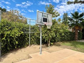 9455 Brandon Court, Northridge (los Angeles) CA 91325