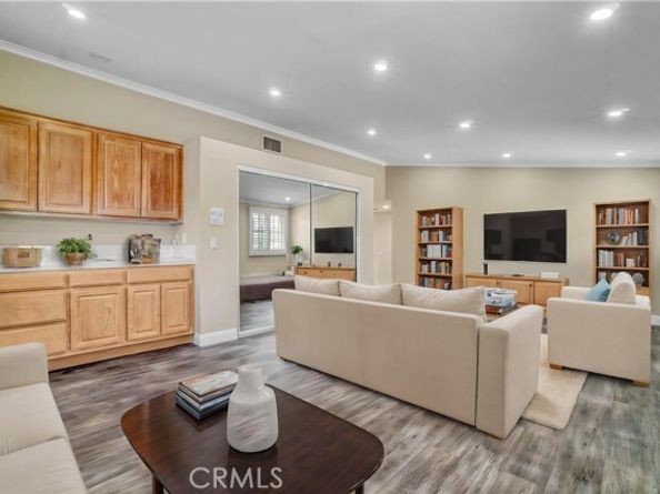9455 Brandon Court, Northridge (los Angeles) CA 91325