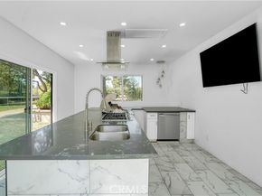 9455 Brandon Court, Northridge (los Angeles) CA 91325