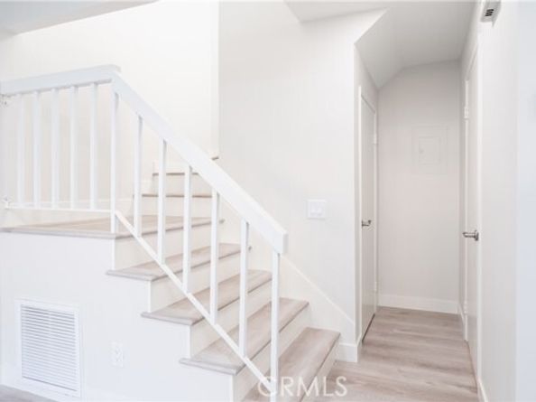 12302 Runnymede Street 4, North Hollywood (los Angeles) CA 91605