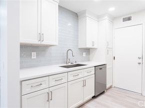12302 Runnymede Street 4, North Hollywood (los Angeles) CA 91605