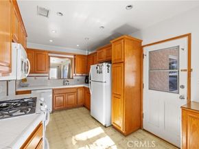 17419 Leadwell, Los Angeles CA 91406