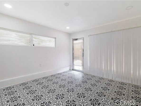 5709 E Beverly Boulevard, East Los Angeles CA 90022