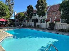 6540 Hayvenhurst 15, Los Angeles CA 91406