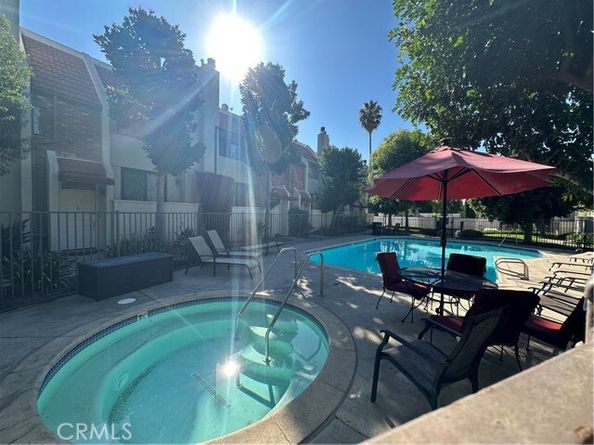 6540 Hayvenhurst 15, Los Angeles CA 91406