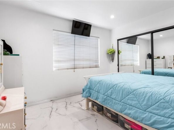 11372 Gaynor Avenue, Granada Hills (los Angeles) CA 91344