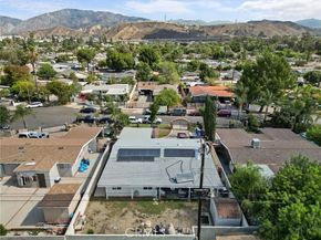 11819 Chivers Avenue, Pacoima (los Angeles) CA 91331
