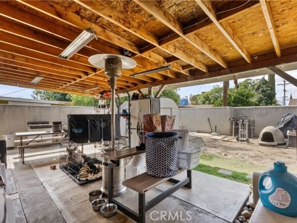 11819 Chivers Avenue, Pacoima (los Angeles) CA 91331