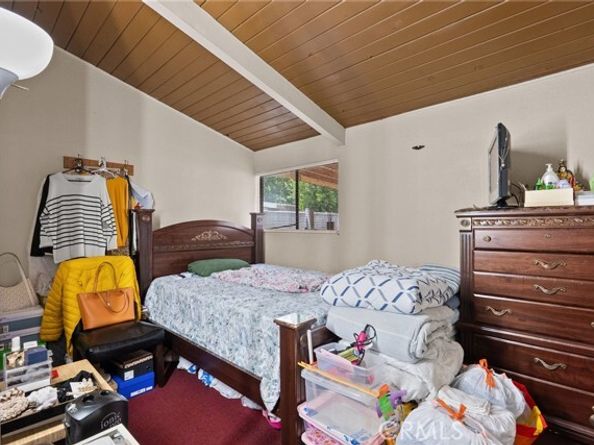 11819 Chivers Avenue, Pacoima (los Angeles) CA 91331