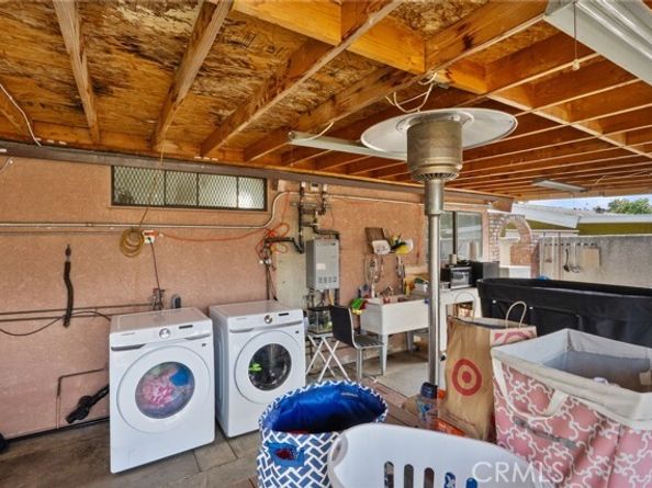 11819 Chivers Avenue, Pacoima (los Angeles) CA 91331