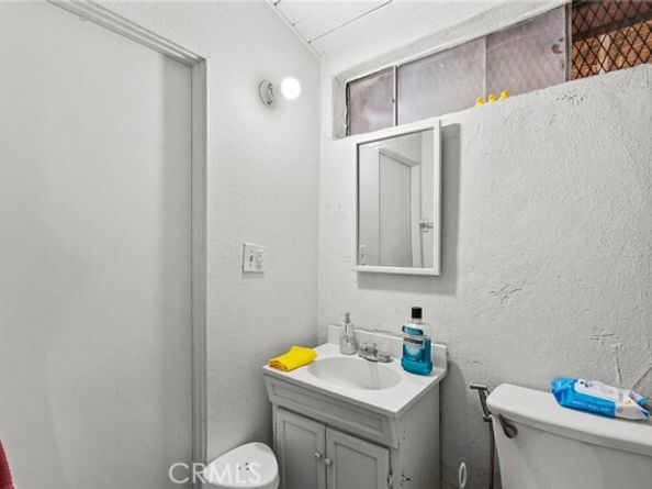 11819 Chivers Avenue, Pacoima (los Angeles) CA 91331