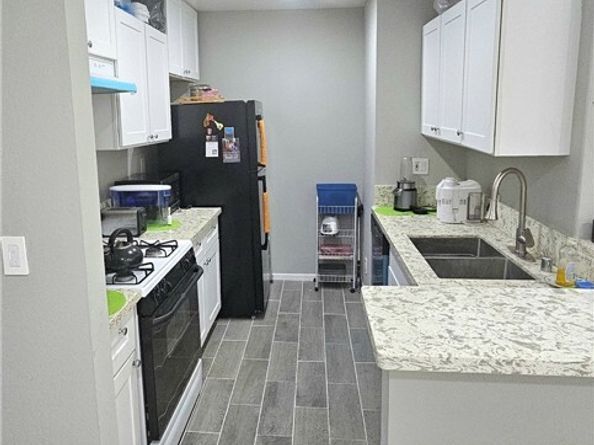 17900 Sherman Way 226, Reseda (los Angeles) CA 91335