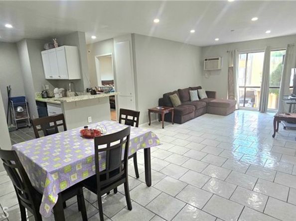 17900 Sherman Way 226, Reseda (los Angeles) CA 91335