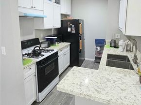 17900 Sherman Way 226, Reseda (los Angeles) CA 91335