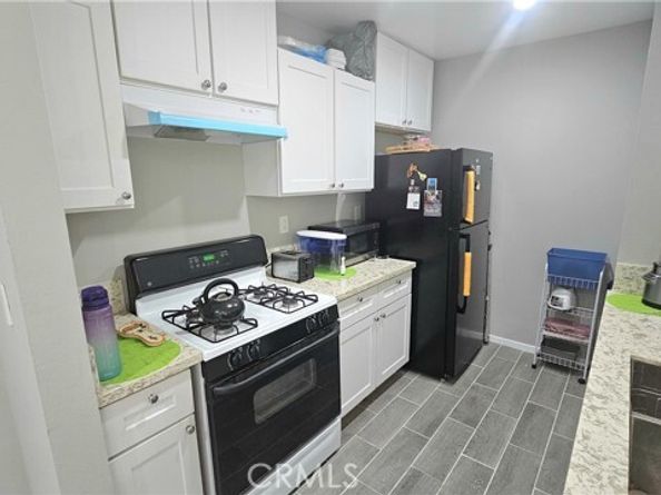 17900 Sherman Way 226, Reseda (los Angeles) CA 91335