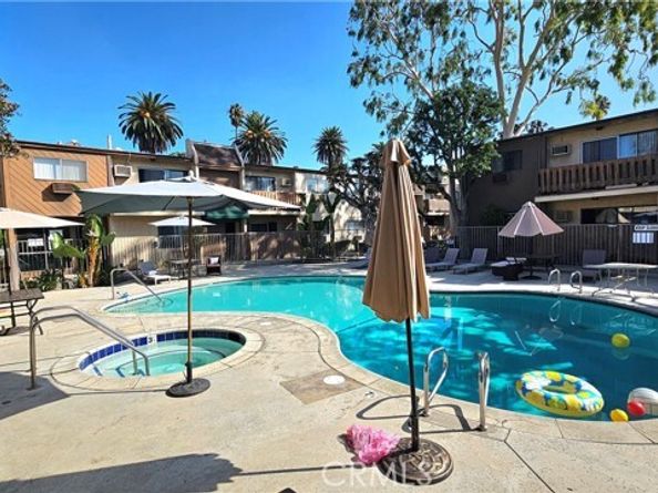 17900 Sherman Way 226, Reseda (los Angeles) CA 91335