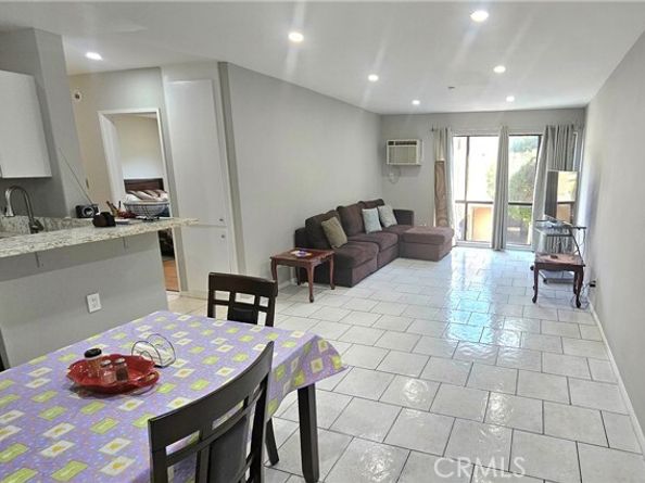 17900 Sherman Way 226, Reseda (los Angeles) CA 91335