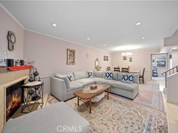 21930 Marylee Street 94, Woodland Hills (los Angeles) CA 91367