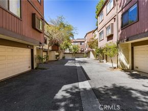 21930 Marylee Street 94, Woodland Hills (los Angeles) CA 91367