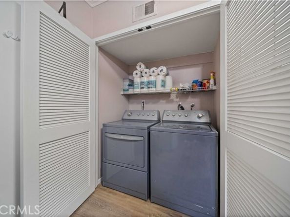 21930 Marylee Street 94, Woodland Hills (los Angeles) CA 91367