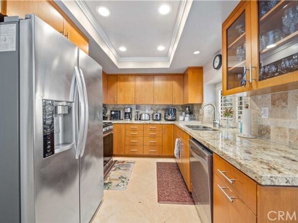 21930 Marylee Street 94, Woodland Hills (los Angeles) CA 91367