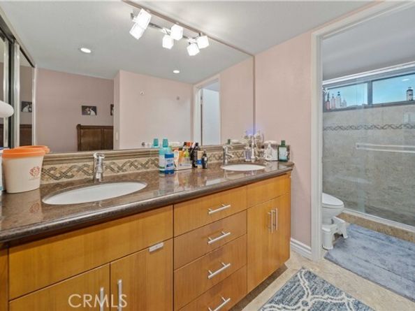 21930 Marylee Street 94, Woodland Hills (los Angeles) CA 91367
