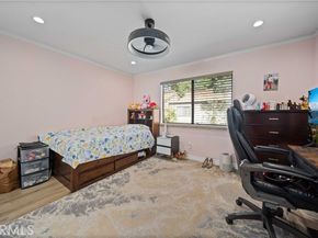 21930 Marylee Street 94, Woodland Hills (los Angeles) CA 91367